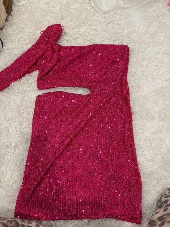 Windsor Dresses & Skirts - Windsor Fuchsia Sequin Party Dress